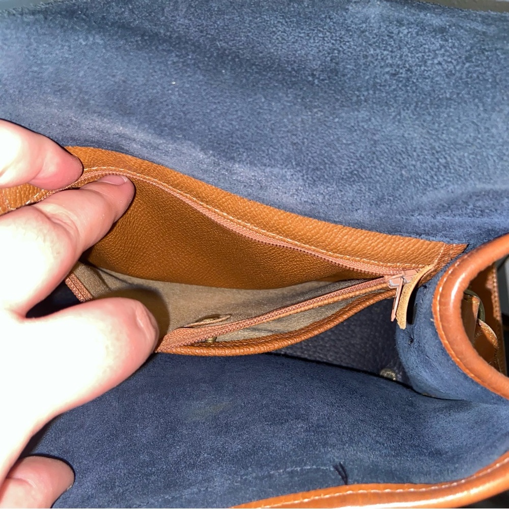 “Essex” Dooney and Bourke vintage black and Tan Leather Crossbody Bag - Picture 12 of 14